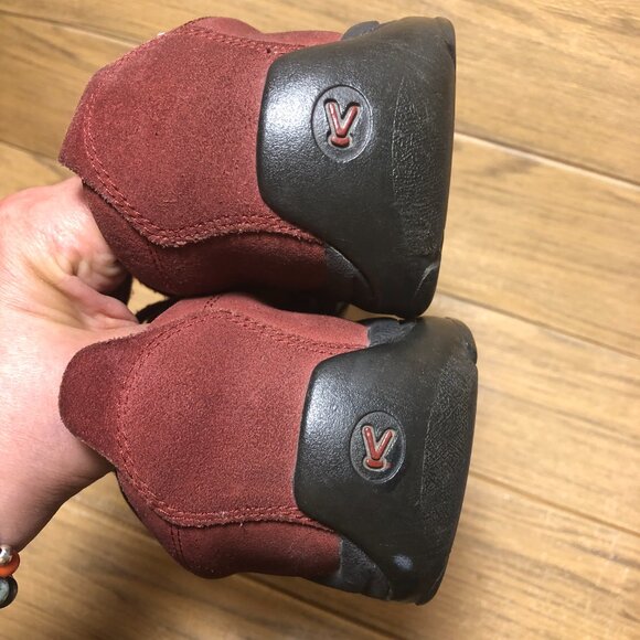 Keen Women's Burgundy and Black Athletic Shoes - Picture 9 of 14